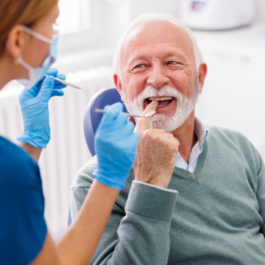 cuidado dental de las personas mayores